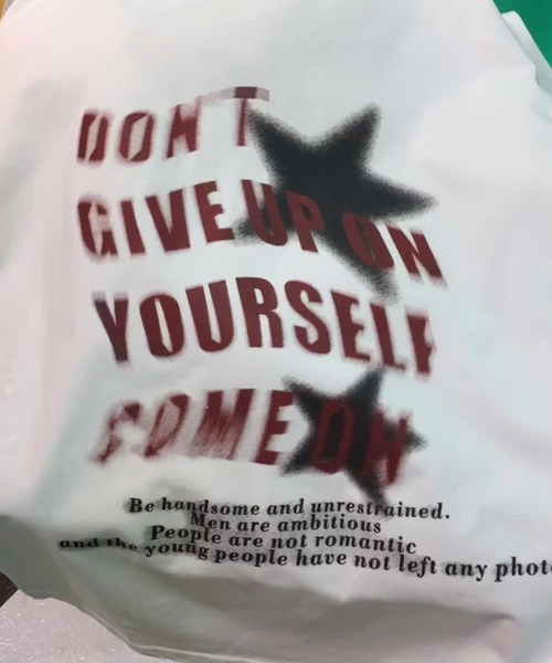 Achic(アシック)の「レトロ英文字ロゴプリント 綿100%半袖Tシャツ オーバーサイズ(Tシャツ/カットソー・レディース・ホワイト/レッド・M)」の12枚目の写真