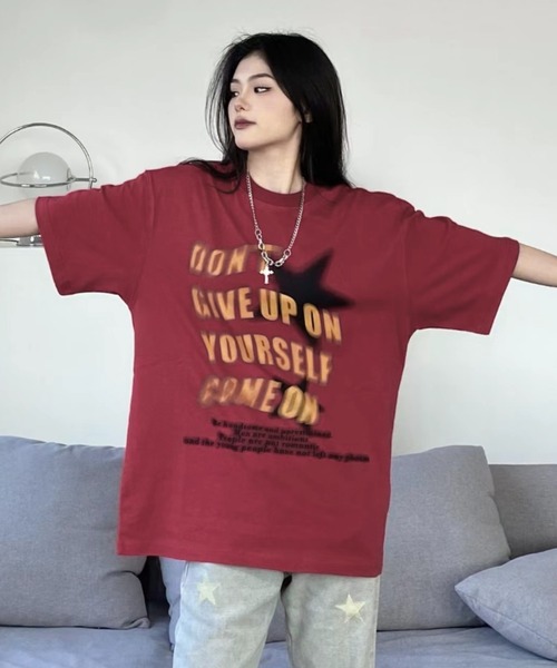 Achic(アシック)の「レトロ英文字ロゴプリント 綿100%半袖Tシャツ オーバーサイズ(Tシャツ/カットソー・レディース・ホワイト/レッド・M)」の15枚目の写真