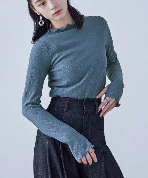 Fashion Letter(ファッションレター)の「指穴付き プチハイネック 長袖カットソー(Tシャツ/カットソー・レディース・グレイッシュベージュ/アイボリー/ブルー/ブラック・M)」の4枚目の写真