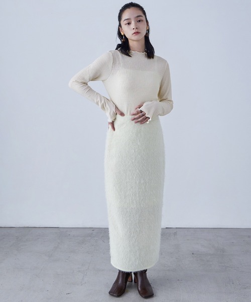 Fashion Letter(ファッションレター)の「指穴付き プチハイネック 長袖カットソー(Tシャツ/カットソー・レディース・グレイッシュベージュ/アイボリー/ブルー/ブラック・M)」の6枚目の写真