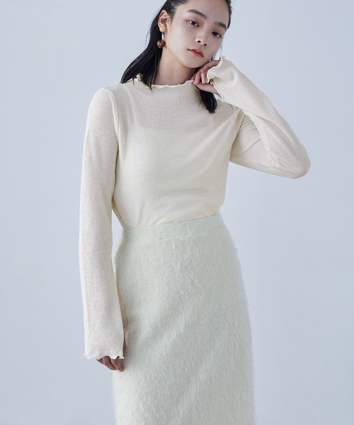 Fashion Letter(ファッションレター)の「指穴付き プチハイネック 長袖カットソー(Tシャツ/カットソー・レディース・グレイッシュベージュ/アイボリー/ブルー/ブラック・M)」の7枚目の写真