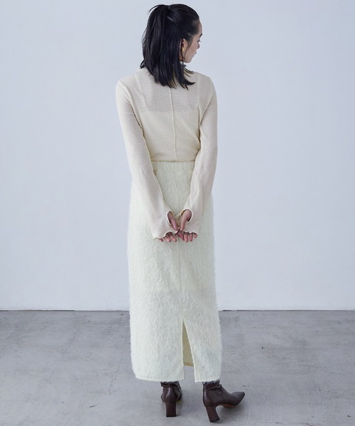Fashion Letter(ファッションレター)の「指穴付き プチハイネック 長袖カットソー(Tシャツ/カットソー・レディース・グレイッシュベージュ/アイボリー/ブルー/ブラック・M)」の11枚目の写真