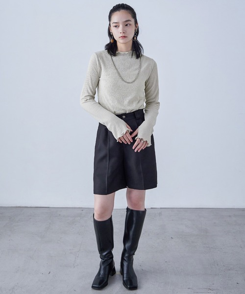 Fashion Letter(ファッションレター)の「指穴付き プチハイネック 長袖カットソー(Tシャツ/カットソー・レディース・グレイッシュベージュ/アイボリー/ブルー/ブラック・M)」の14枚目の写真