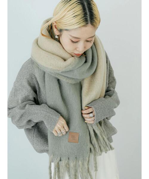 Samansa Mos2 blue（サマンサモスモスブルー）の「【Rina×blue】バイカラーストール（ストール/ショール・レディース・チャコールグレー/ブラウン/カーキ・F）」の16枚目の写真