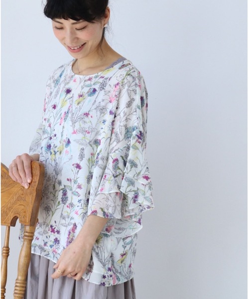 sanpo kuschel(サンポクシェル)の「フレア袖と花の塗り絵トップス(Tシャツ/カットソー・レディース・ホワイト・FREE)」の4枚目の写真