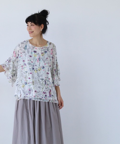 sanpo kuschel(サンポクシェル)の「フレア袖と花の塗り絵トップス(Tシャツ/カットソー・レディース・ホワイト・FREE)」の8枚目の写真
