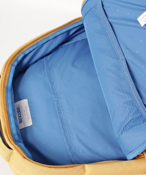 incase(インケース)の「INBP100740-SNF Incase Facet 25L Backpack - Sunflower(バックパック/リュック・メンズ・イエロー・ONE SIZE)」の4枚目の写真