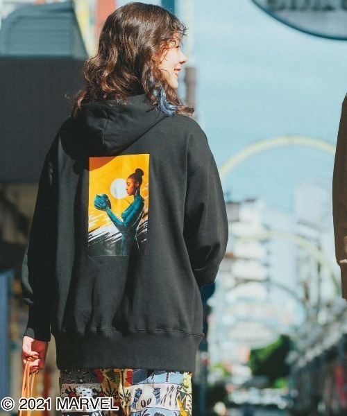 Live in comfort（リブインコンフォート）の「〈MARVEL〉 背中で  