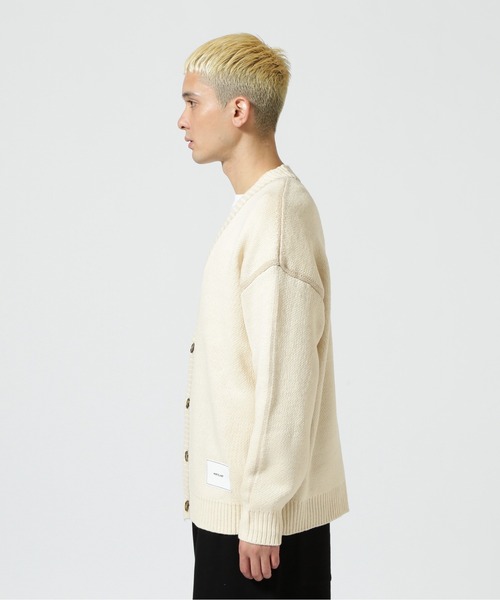 WHITELAND（ホワイトランド）の「【WEB&DEPOT限定】WHITELAND/ホワイトランド/LINE CARDIGAN（カーディガン/ボレロ・メンズ・ブラック/ラベンダー/アイボリー・F）」の5枚目の写真