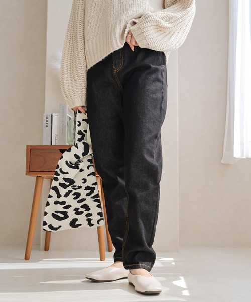 Social GIRL(ソーシャルガール)の「デニムテーパードパンツ(デニムパンツ・レディース・ブラック/ブルー/アイボリー・M/L)」の4枚目の写真