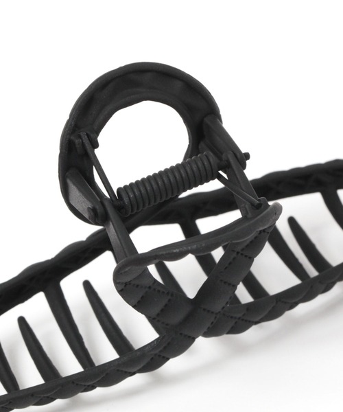 LAKOLE（ラコレ）の「マットキルト風ループバンスクリップ / 987692（バレッタ/ヘアクリップ・レディース・グレー/ベージュ/ブラック・FREE）」の5枚目の写真