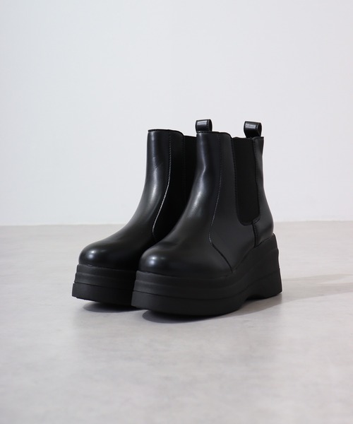 LOVEHUNTER(ラブハンター)の「LOVEHUNTER 厚底 ブーツ(ブーツ・レディース・アイボリー系2/アイボリー系1/ブラック系2/ブラック系1/ブラック/アイボリー・43/LL/S/42/41/L/40/SS/M/44)」の20枚目の写真