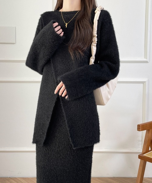 Diosfront(ディオスフロント)の「カシュクールシャギーニット&ハイウエストスカートセットアップ(セットアップ・レディース・アイボリー/ブラック・FREE)」の4枚目の写真