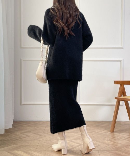 Diosfront(ディオスフロント)の「カシュクールシャギーニット&ハイウエストスカートセットアップ(セットアップ・レディース・アイボリー/ブラック・FREE)」の5枚目の写真