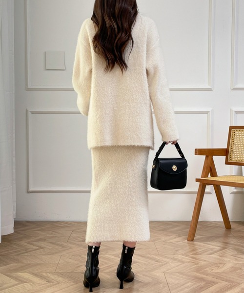 Diosfront(ディオスフロント)の「カシュクールシャギーニット&ハイウエストスカートセットアップ(セットアップ・レディース・アイボリー/ブラック・FREE)」の13枚目の写真