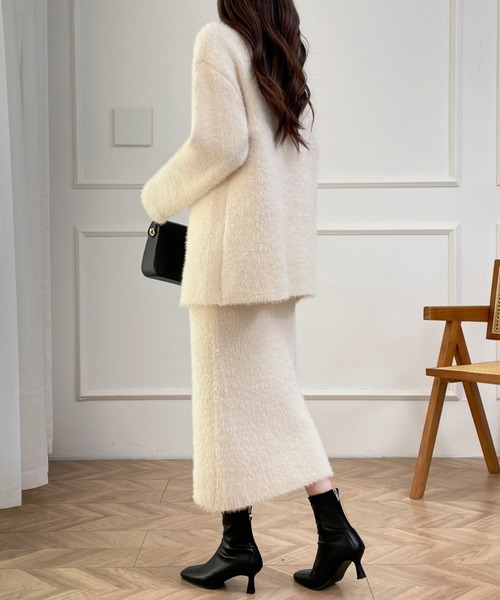 Diosfront(ディオスフロント)の「カシュクールシャギーニット&ハイウエストスカートセットアップ(セットアップ・レディース・アイボリー/ブラック・FREE)」の16枚目の写真