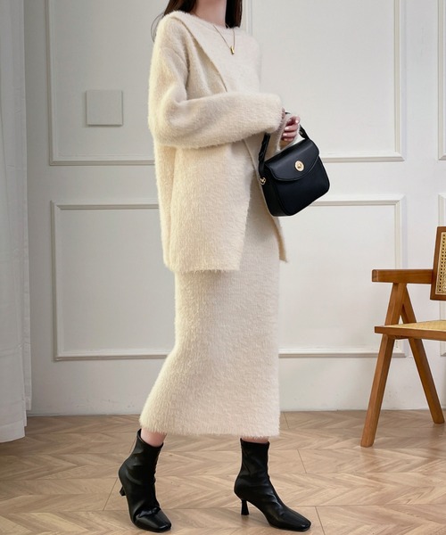 Diosfront(ディオスフロント)の「カシュクールシャギーニット&ハイウエストスカートセットアップ(セットアップ・レディース・アイボリー/ブラック・FREE)」の10枚目の写真