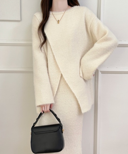 Diosfront(ディオスフロント)の「カシュクールシャギーニット&ハイウエストスカートセットアップ(セットアップ・レディース・アイボリー/ブラック・FREE)」の17枚目の写真