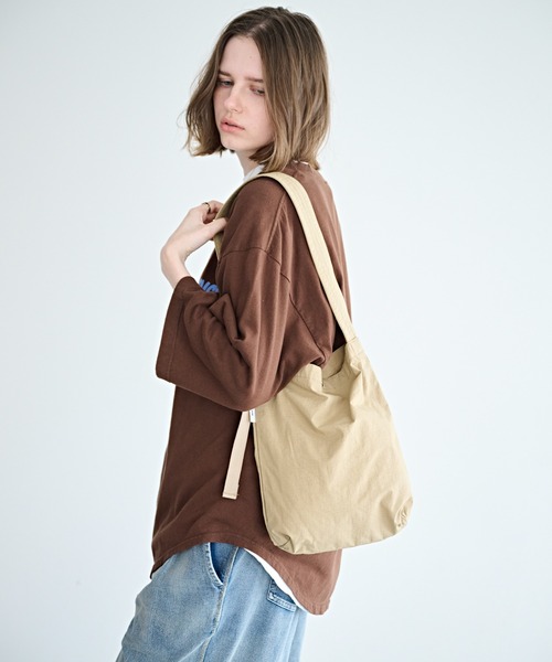 kha:ki（カーキ）の「「KHA:KI/カーキ」ミリタリーサコッシュ MID（ショルダーバッグ・レディース・ブラック/ホワイト/カーキ/ベージュ・FREE）」の5枚目の写真