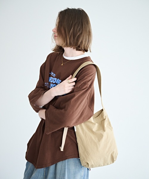 kha:ki（カーキ）の「「KHA:KI/カーキ」ミリタリーサコッシュ MID（ショルダーバッグ・レディース・ブラック/ホワイト/カーキ/ベージュ・FREE）」の6枚目の写真