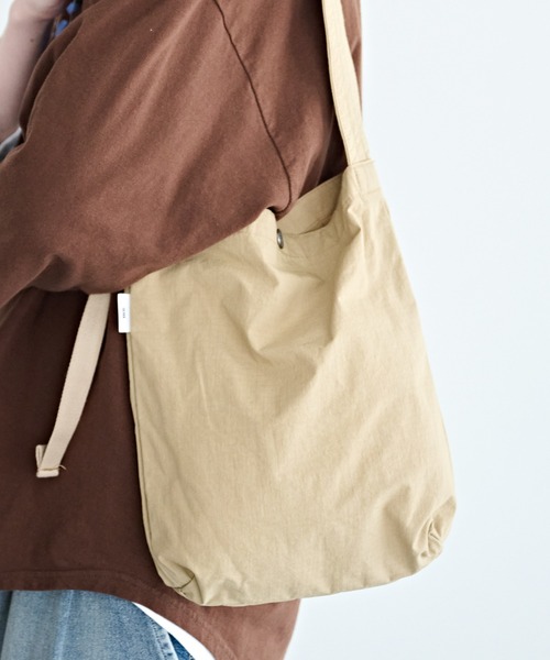 kha:ki（カーキ）の「「KHA:KI/カーキ」ミリタリーサコッシュ MID（ショルダーバッグ・レディース・ブラック/ホワイト/カーキ/ベージュ・FREE）」の7枚目の写真