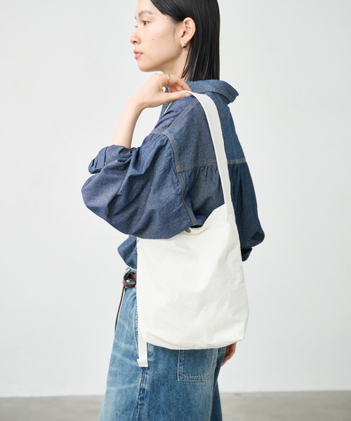 kha:ki（カーキ）の「「KHA:KI/カーキ」ミリタリーサコッシュ MID（ショルダーバッグ・レディース・ブラック/ホワイト/カーキ/ベージュ・FREE）」の9枚目の写真