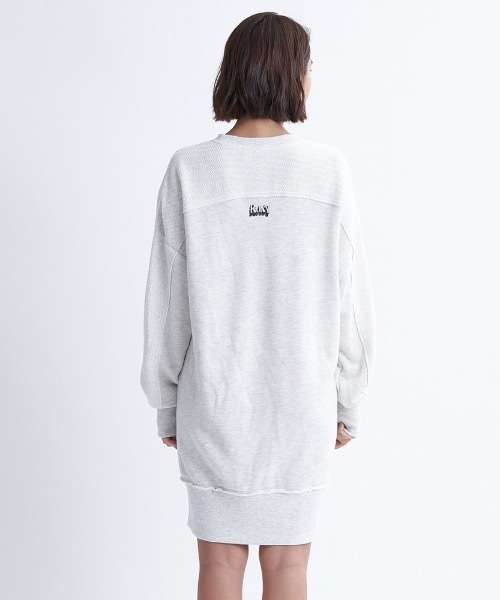 ROXY（ロキシー）の「HUGGABLE/ロキシーヘリンボーン裏毛リラクシングシルエットロングスウェットワンピース（ワンピース・レディース・ブラック系その他/グレー/ブラック・SMALL/LARGE/MEDIUM）」の9枚目の写真