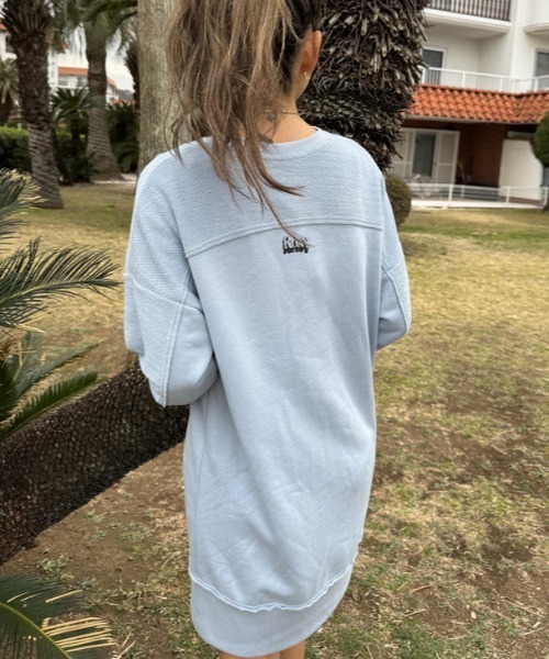 ROXY（ロキシー）の「HUGGABLE/ロキシーヘリンボーン裏毛リラクシングシルエットロングスウェットワンピース（ワンピース・レディース・ブラック系その他/グレー/ブラック・SMALL/LARGE/MEDIUM）」の16枚目の写真