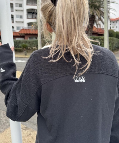 ROXY（ロキシー）の「HUGGABLE/ロキシーヘリンボーン裏毛リラクシングシルエットロングスウェットワンピース（ワンピース・レディース・ブラック系その他/グレー/ブラック・SMALL/LARGE/MEDIUM）」の21枚目の写真