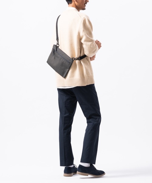 MURA(ムラ)の「R-PET(リサイクルポリエステル) 撥水 抗菌 サステナブル サコッシュ(ショルダーバッグ・メンズ・ブラック/グレー/サンドグレー・FREE)」の7枚目の写真