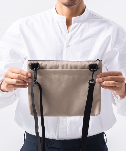 MURA(ムラ)の「R-PET(リサイクルポリエステル) 撥水 抗菌 サステナブル サコッシュ(ショルダーバッグ・メンズ・ブラック/グレー/サンドグレー・FREE)」の12枚目の写真