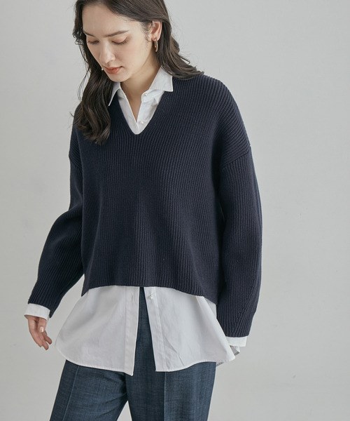 ROPE'（ロペ）の「畦編みVネックニット（ニット/セーター・レディース・ホワイト/ネイビー/ピンク/イエロー・FREE）」の2枚目の写真