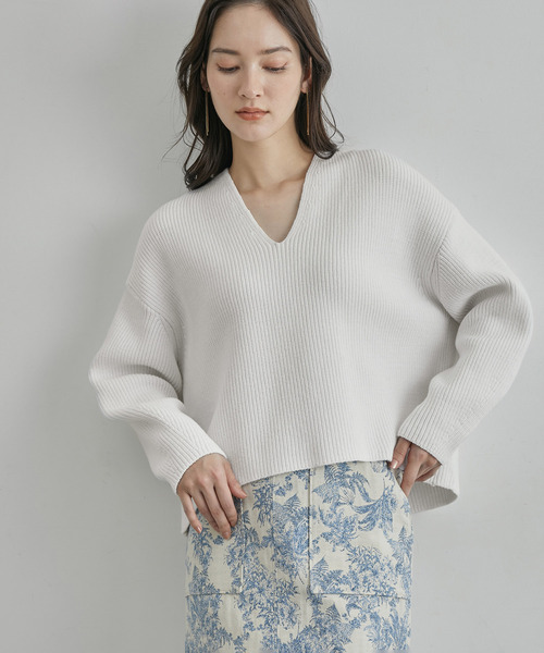 ROPE'（ロペ）の「畦編みVネックニット（ニット/セーター・レディース・ホワイト/ネイビー/ピンク/イエロー・FREE）」の11枚目の写真