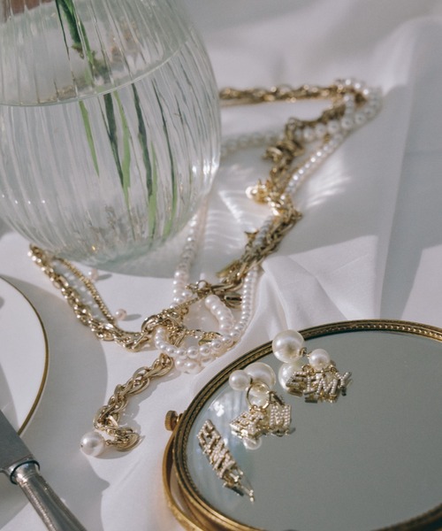 EIMY ISTOIRE（エイミーイストワール）の「Silky Pearl EIMYサークルピアス（ピアス（両耳用）・レディース・ゴールド・FREE）」の4枚目の写真