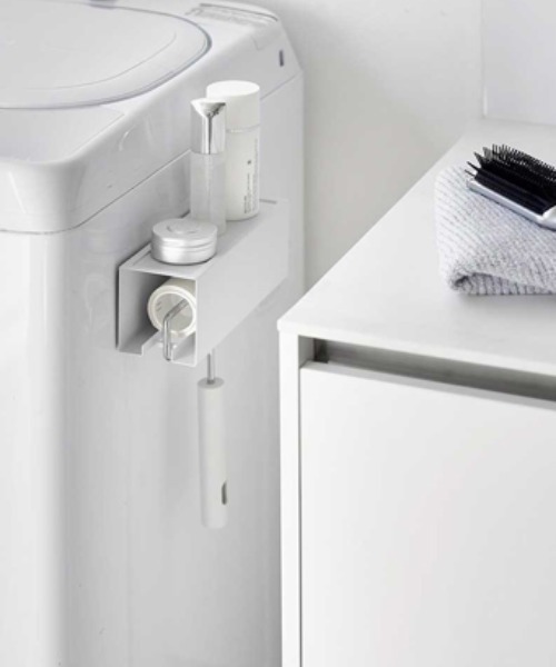 tower（タワー）の「WEB限定  tower マグネットカーペットクリーナーホルダー ホワイト（掃除グッズ・レディース・ホワイト・FREE）」の4枚目の写真