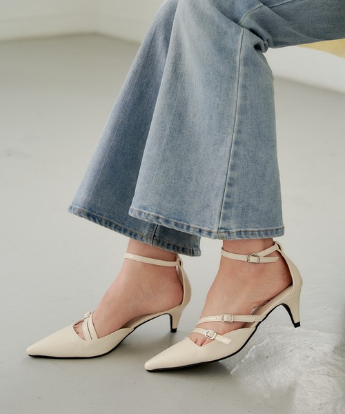 Chico(チコ)の「【2024SS】ベルトデザインポインテッドパンプス(パンプス・レディース・アイボリー/ブラック/シルバー・SMALL/MEDIUM/LARGE)」の7枚目の写真