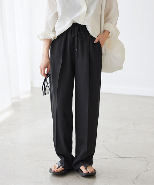 SLOBE IENA(スローブイエナ)の「ダブルクロスイージードロストテーパード(スラックス・レディース・ブラック/ネイビー・36/38)」の19枚目の写真