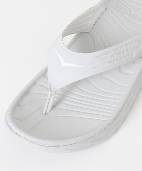 HOKA（ホカ）の「HOKA ONE ONE　M ORA RECOVERY FLIP（サンダル・メンズ・ライトグレー/ブラック・26/27/28/29）」の9枚目の写真