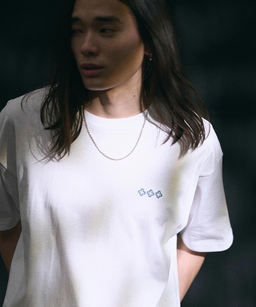 THEOREM(セオレム)の「mt8984- One Point Logo Embroidered Tee Tシャツ(Tシャツ/カットソー・メンズ・ホワイト×ブラック/ホワイト×グレー/ホワイト系その他/ホワイト系その他2・S/M/L/XL/XS/XXL)」の22枚目の写真