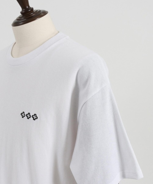 THEOREM(セオレム)の「mt8984- One Point Logo Embroidered Tee Tシャツ(Tシャツ/カットソー・メンズ・ホワイト×ブラック/ホワイト×グレー/ホワイト系その他/ホワイト系その他2・S/M/L/XL/XS/XXL)」の7枚目の写真