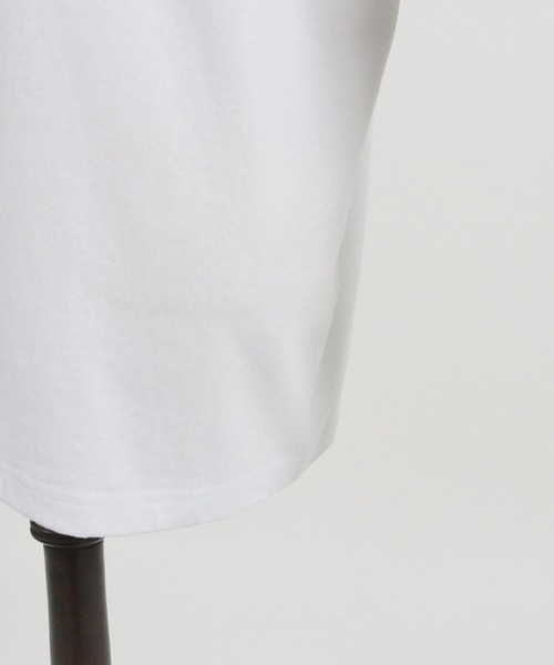 THEOREM(セオレム)の「mt8984- One Point Logo Embroidered Tee Tシャツ(Tシャツ/カットソー・メンズ・ホワイト×ブラック/ホワイト×グレー/ホワイト系その他/ホワイト系その他2・S/M/L/XL/XS/XXL)」の5枚目の写真