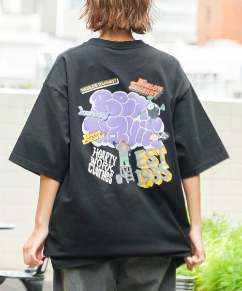 JEANS MATE(ジーンズメイト)の「【BENDAVIS/ベンデイビス】BEN SMOKING TV TEE/BDブランドイニシャルTシャツ/バックプリント/オーバーサイズ(Tシャツ/カットソー・メンズ・ホワイト系その他/グレー系その他/ホワイト系その他2/パープル系その他2/ホワイト系その他4/ホワイト系その他3/グレー系その他4/グレー系その他3/ホワイト系その他5/ホワイト系その他6/ピンク系その他6/グレー系その他5/ホワイト系その他7/グレー系その他7・SMALL/MEDIUM/LARGE/X-LARGE)」の9枚目の写真