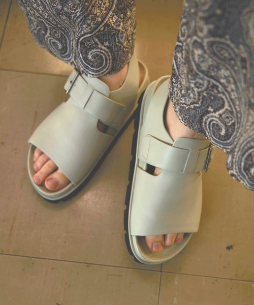 RNA-N（アールエヌエーエヌ）の「E4986 ストラップサンダル（サンダル・レディース・ブラック/グレー・MEDIUM/SMALL）」の6枚目の写真