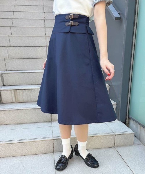 F i.n.t（フィント）の「サイドベルトレイヤードウエストフレアースカート/fint（スカート・レディース・グレー/ネイビー・FREE）」の2枚目の写真