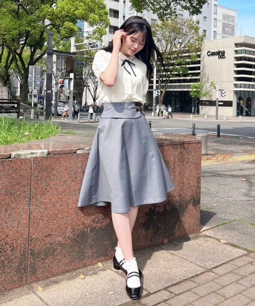 F i.n.t（フィント）の「サイドベルトレイヤードウエストフレアースカート/fint（スカート・レディース・グレー/ネイビー・FREE）」の4枚目の写真