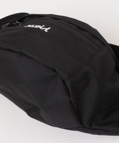 X-girl（エックスガール）の「MILLS LOGO HIP BAG（ボディバッグ/ウエストポーチ・レディース・ブラック・ONE SIZE）」の3枚目の写真