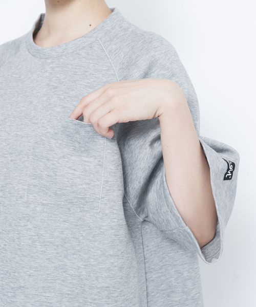 X-girl(エックスガール)の「SPORTY SWEAT BIG TOP(チュニック・レディース・ブラック/アッシュ・ONE SIZE)」の3枚目の写真