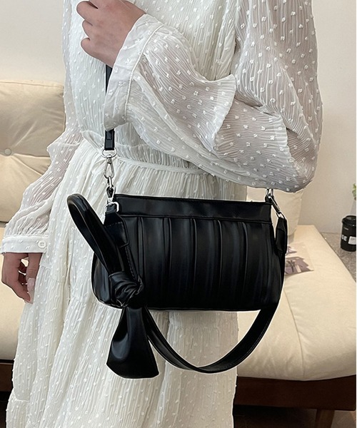 LA VORAGINE(ラ ヴォラジネ)の「紐リボン プリーツギャザーショルダーバッグ(ショルダーバッグ・レディース・ベージュ/ピンク/ホワイト/ブラック/アイボリー・FREE)」の12枚目の写真
