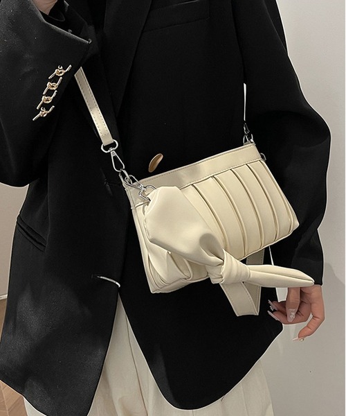 LA VORAGINE(ラ ヴォラジネ)の「紐リボン プリーツギャザーショルダーバッグ(ショルダーバッグ・レディース・ベージュ/ピンク/ホワイト/ブラック/アイボリー・FREE)」の15枚目の写真