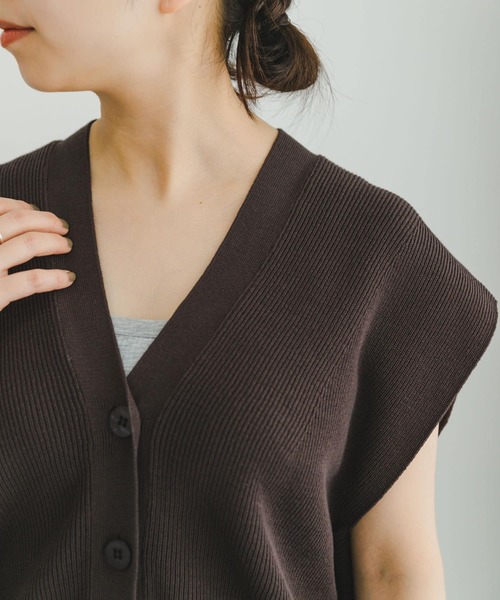 ITEMS URBANRESEARCH(アイテムズ アーバンリサーチ)の「Vネックニットベスト(ベスト・レディース・モカ/ブラウン/イエロー系その他・FREE)」の14枚目の写真